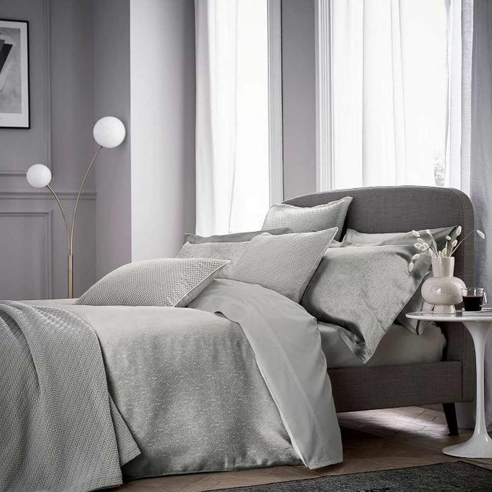 Tahra Paisley Damask Cotton Bedding in Silver Grey